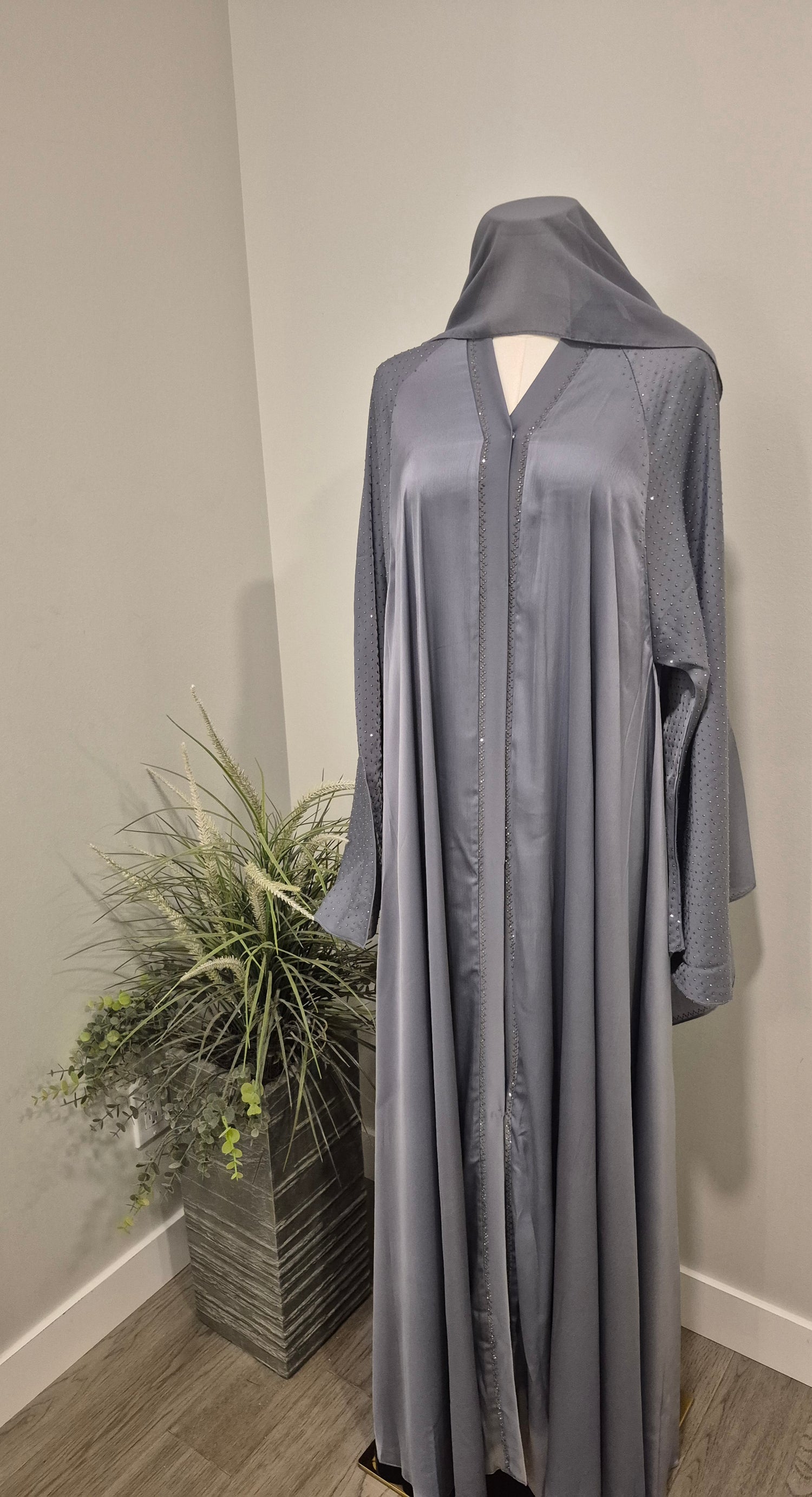 Nayah Abaya (Silver)