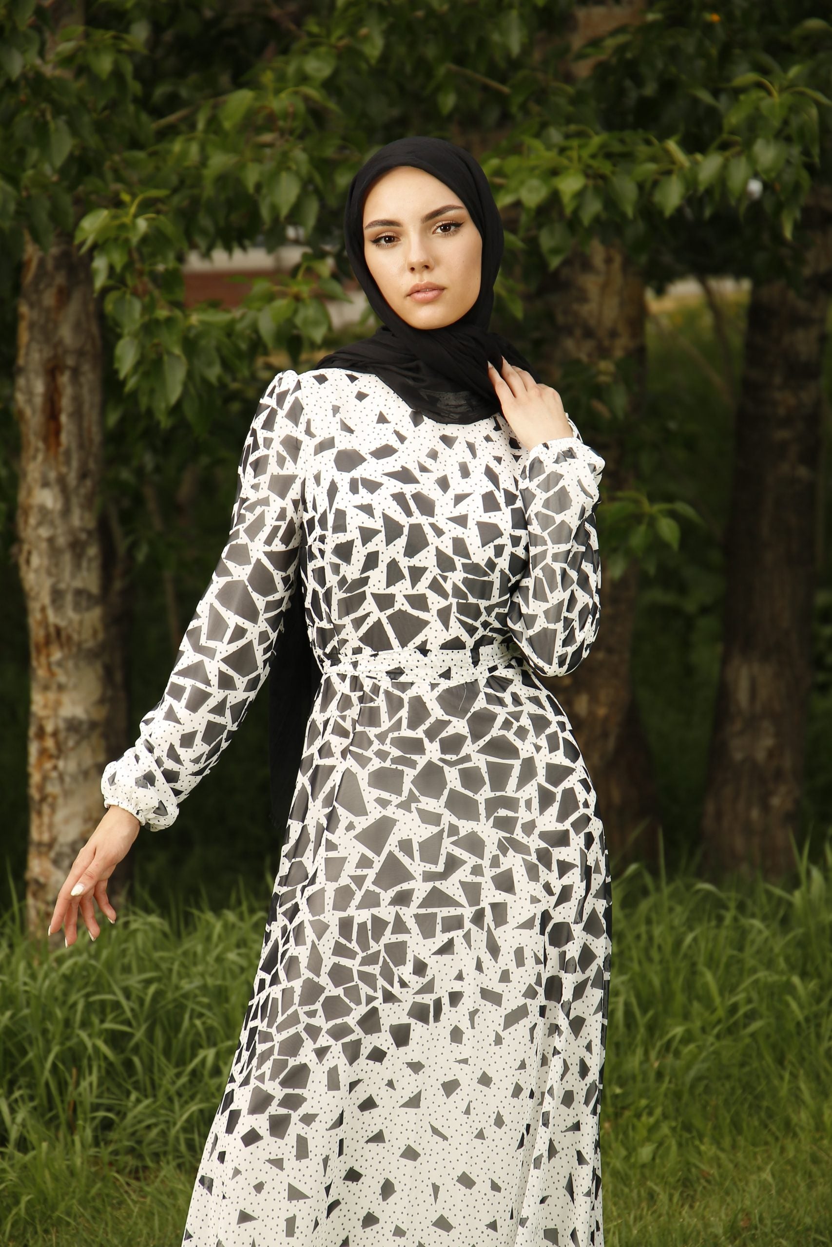 Aziza Maxi Dress (White & Black)
