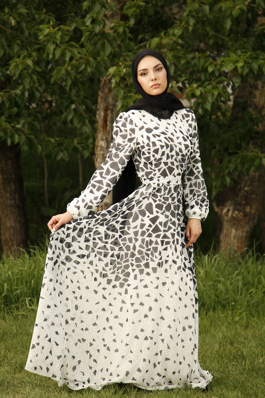 Aziza Maxi Dress (White & Black)