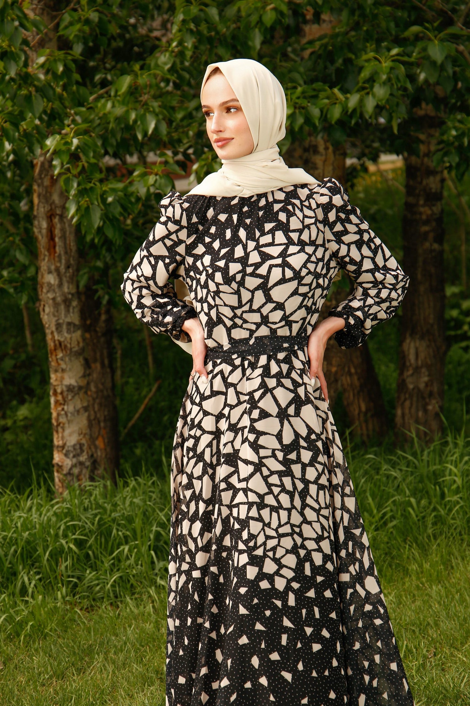 Aziza Maxi Dress (Cream & Black) – House of Salma | Elegant and Modest Wear