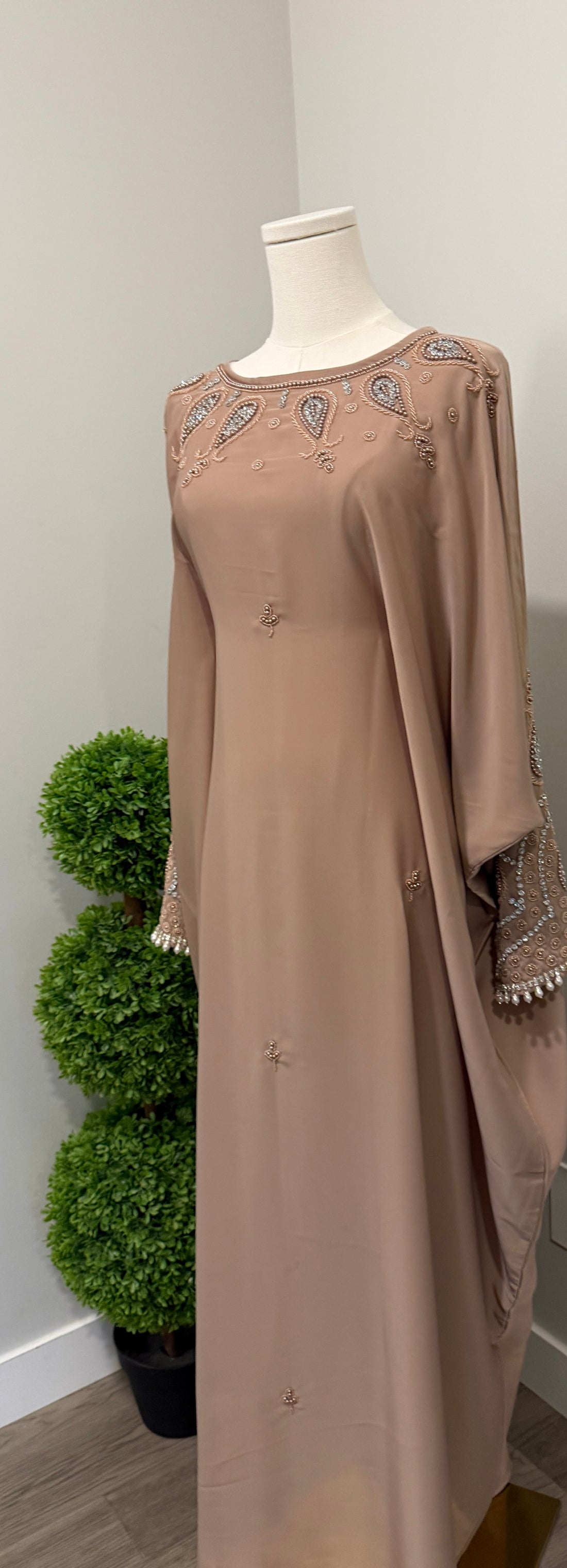 Luxury Pearl Closed Abaya Set- Brown