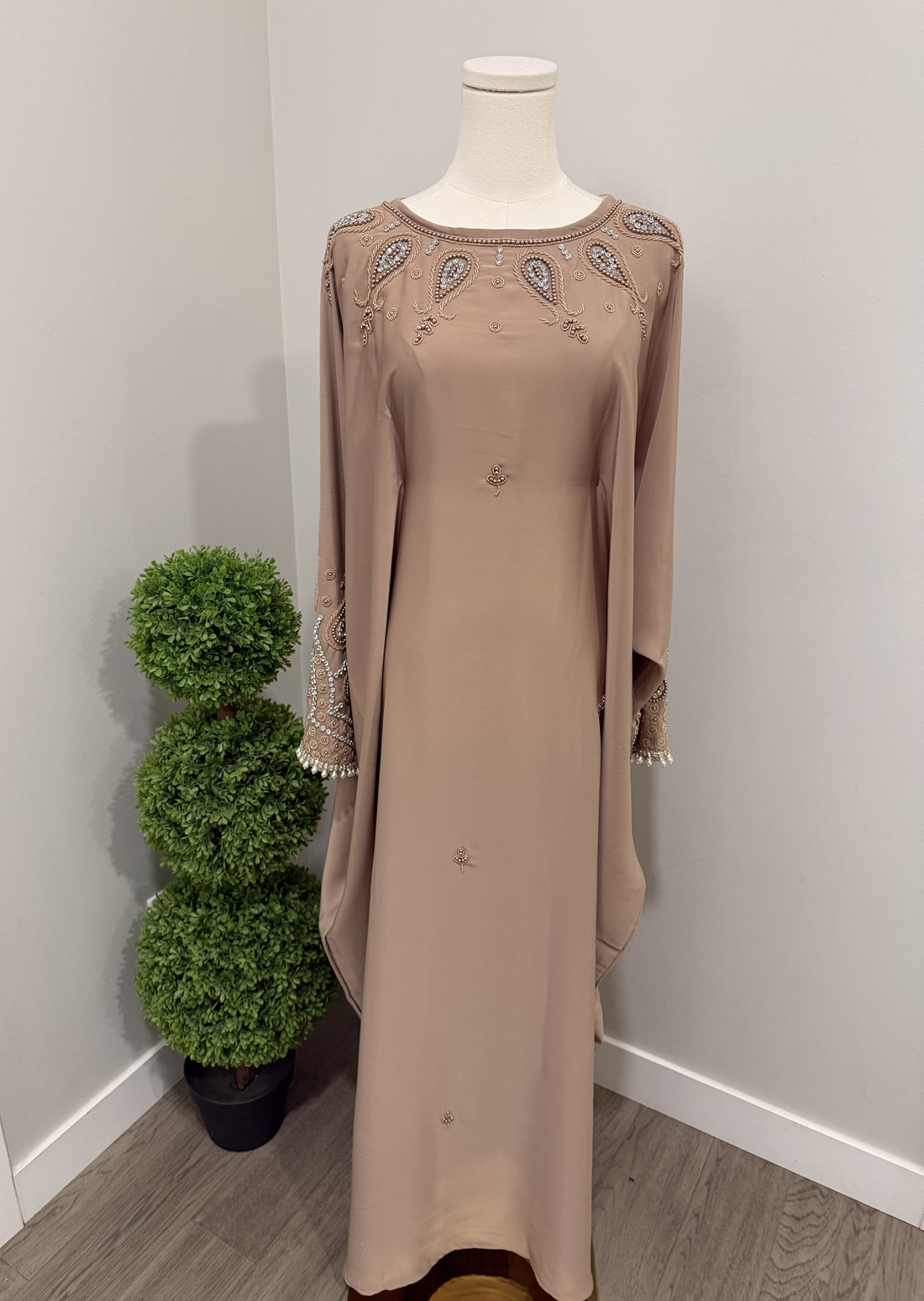 Luxury Pearl Closed Abaya Set- Brown